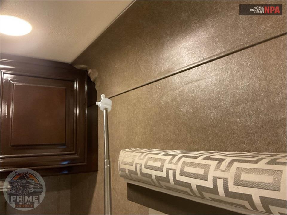 2018 Thor Motor Coach WS31 E450-V10 - QUANTUM SERIES — фото 31