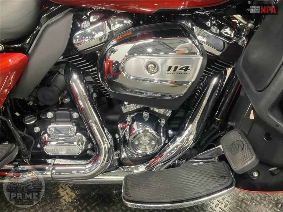 2025 Harley-Davidson FLHTCUTG TRI GLIDE ULTRA CLASSIC — фото 6