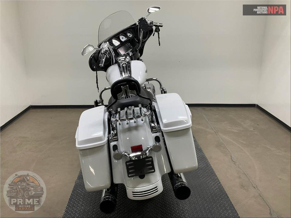 2017 Harley-Davidson FLHXS STREET GLIDE SPECIAL — фото 4