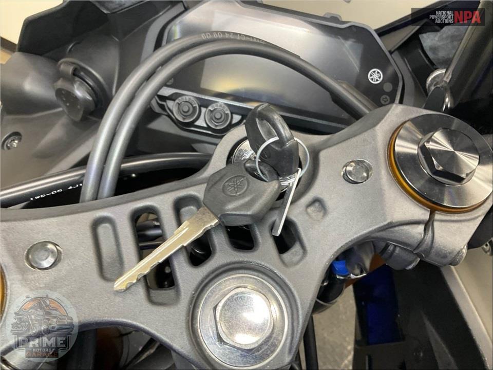 2025 Yamaha YZF-R3 — фото 11