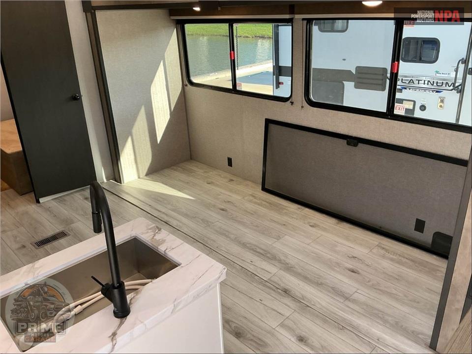 2025 Keystone Rv M-380 DB - SPRINGDALE VILLA SERIES — фото 6