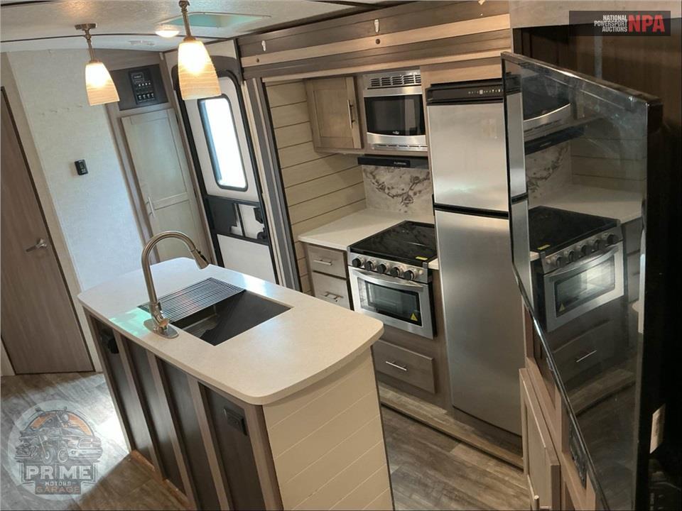2021 Crossroads Rv M-331 BH SUNSET TRAIL SUPER LITE SERIES — фото 8
