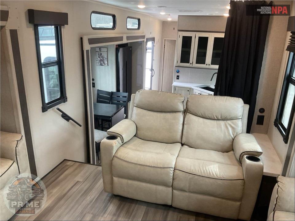2024 Cardinal By Forest River M-35FL - FIFTH WHEEL SERIES — фото 8