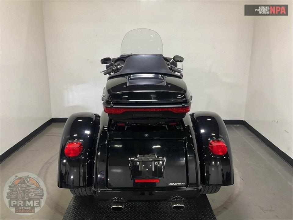 2019 Harley-Davidson FLHTCUTG TRI GLIDE ULTRA — фото 4