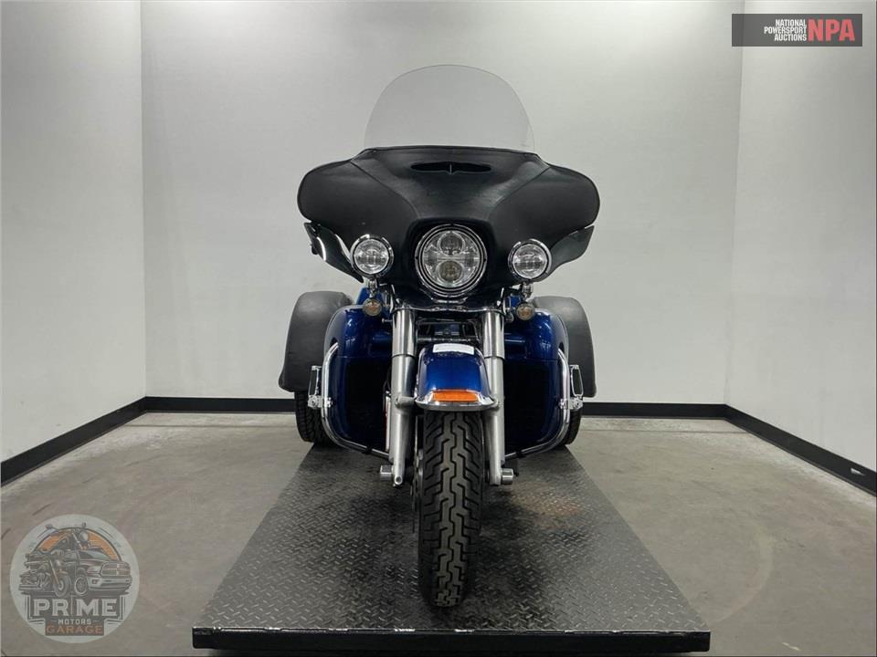 2017 Harley-Davidson FLHTCUTG TRIGLIDE ULTRA CLASSIC — фото 2