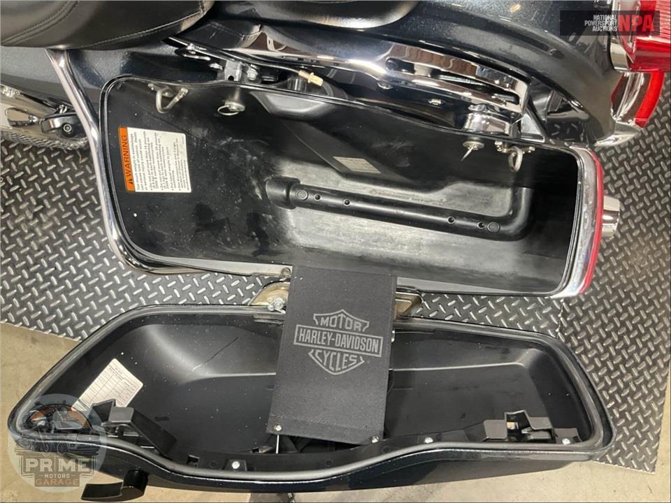 2015 Harley-Davidson FLHTCUL ULTRA CLASSIC LOW — фото 23
