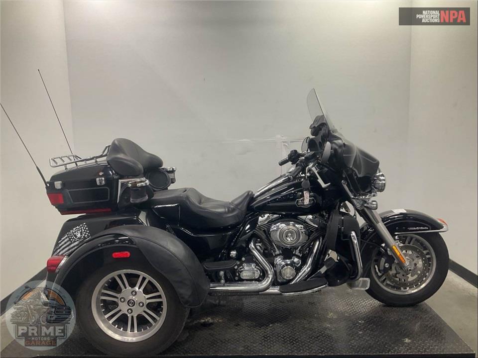 2013 Harley-Davidson FLHTCUTG TRIGLIDE UL CLSC — фото 1