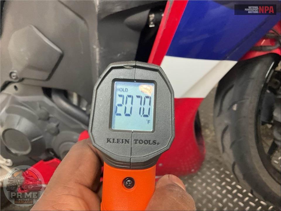 2023 Honda CBR1000RR — фото 8