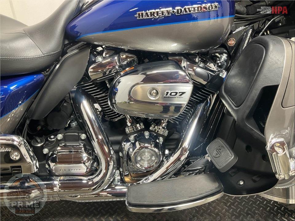 2017 Harley-Davidson FLHTK ULTRA LIMITED — фото 6