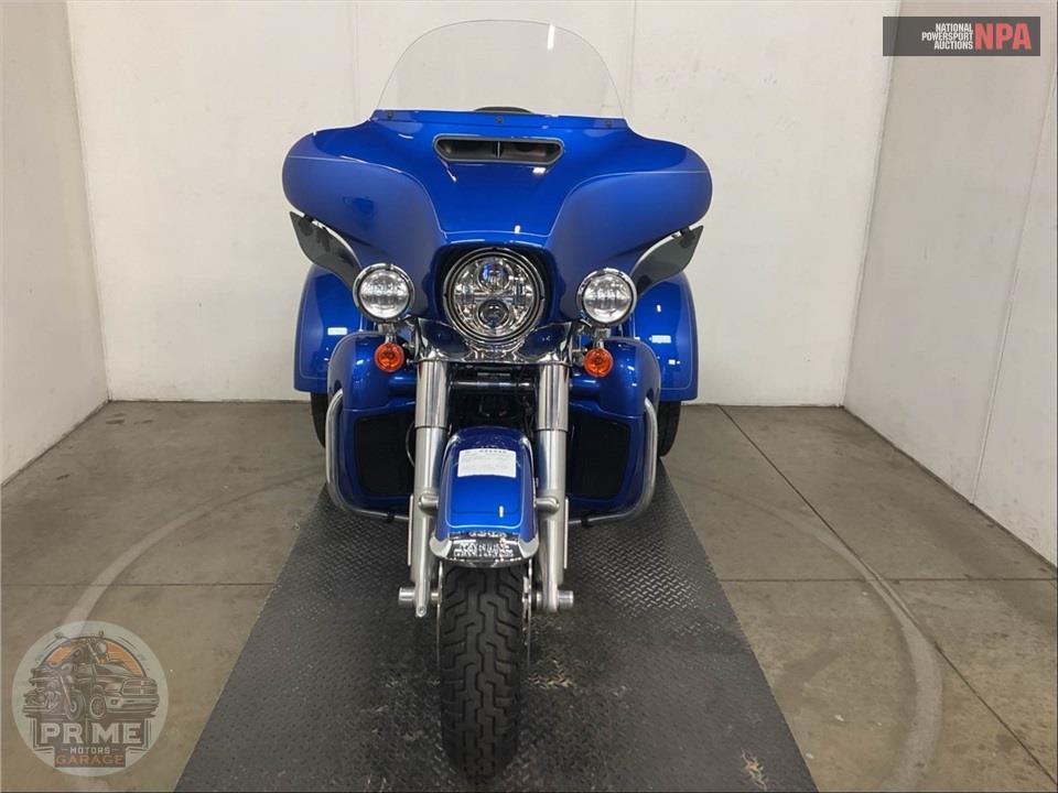 2024 Harley-Davidson FLHTCUTG TRI GLIDE ULTRA CLASSIC — фото 2