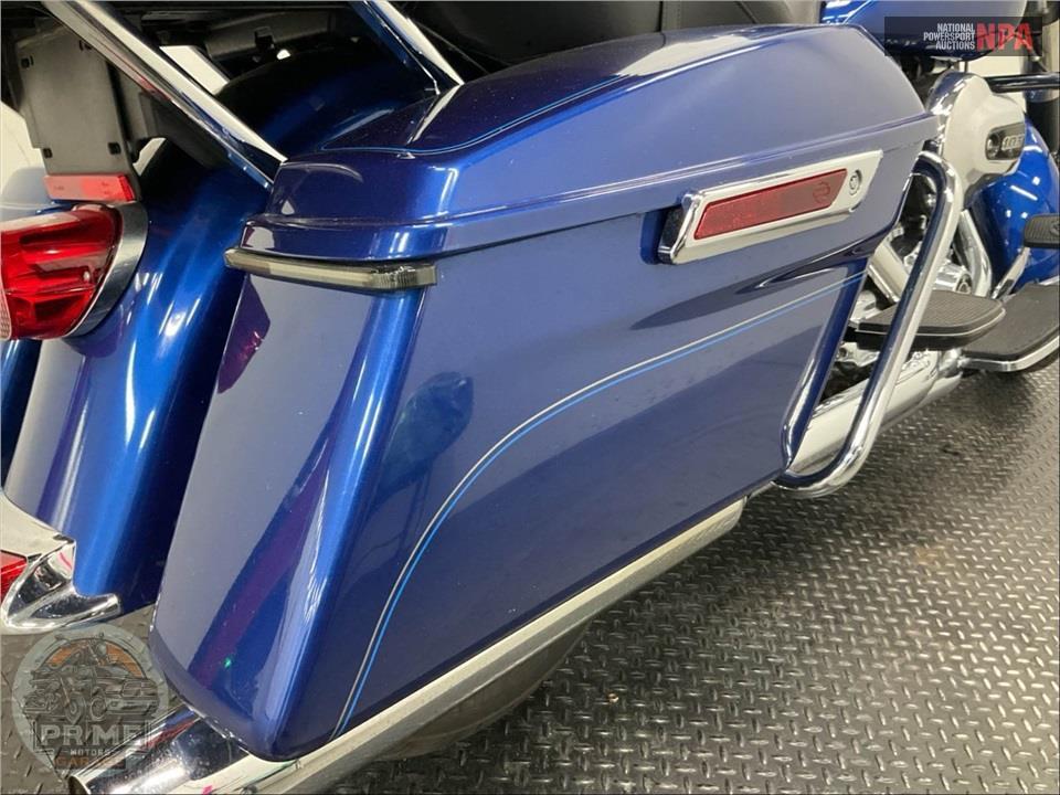 2016 Harley-Davidson FLHTCU ULTRA CLASSIC ELECTRA GLIDE — фото 21