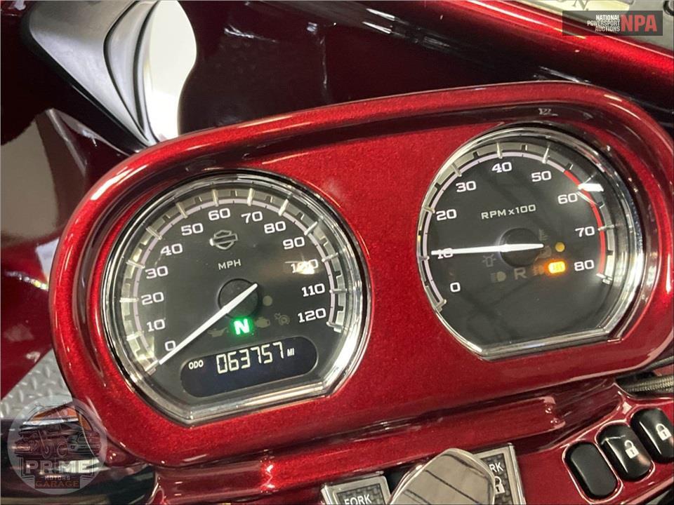 2015 Harley-Davidson FLTRUSE CVO ROAD GLIDE ULTRA — фото 5