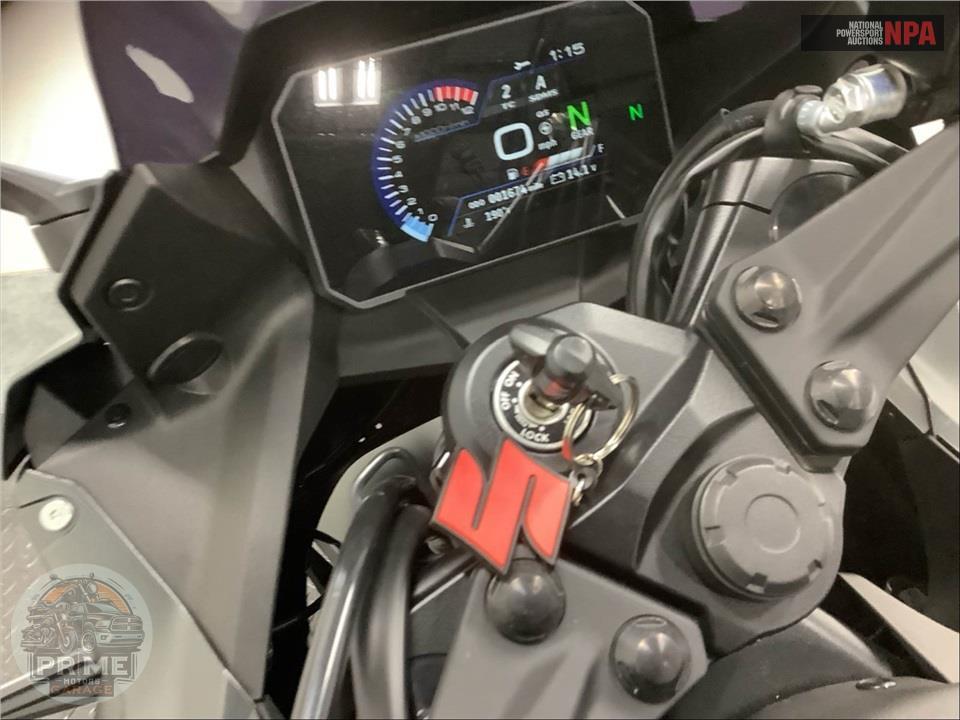 2025 Suzuki GSX800FRQM5 GSX-8R — фото 11