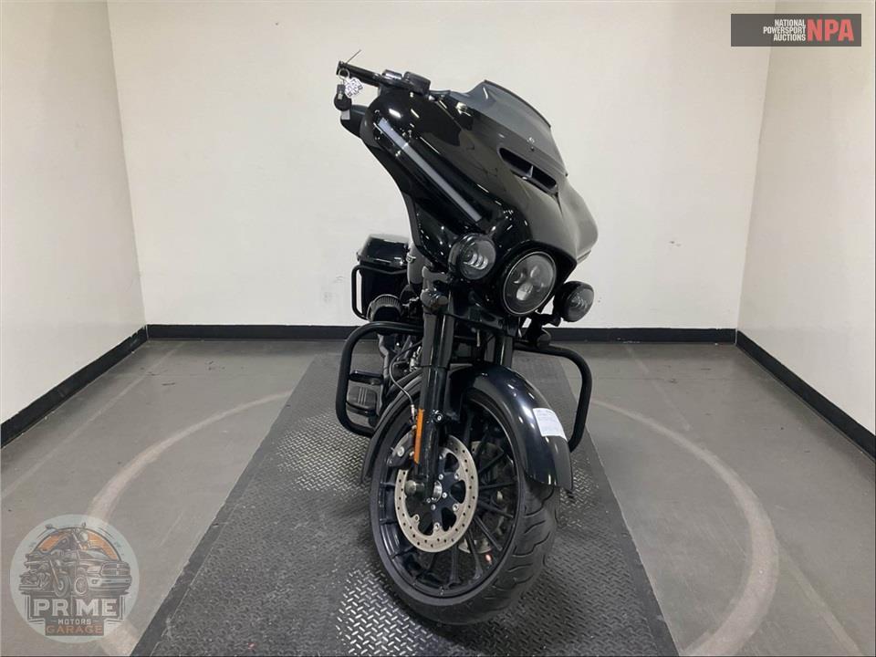 2018 Harley-Davidson FLHXS STREET GLIDE SPECIAL — фото 2