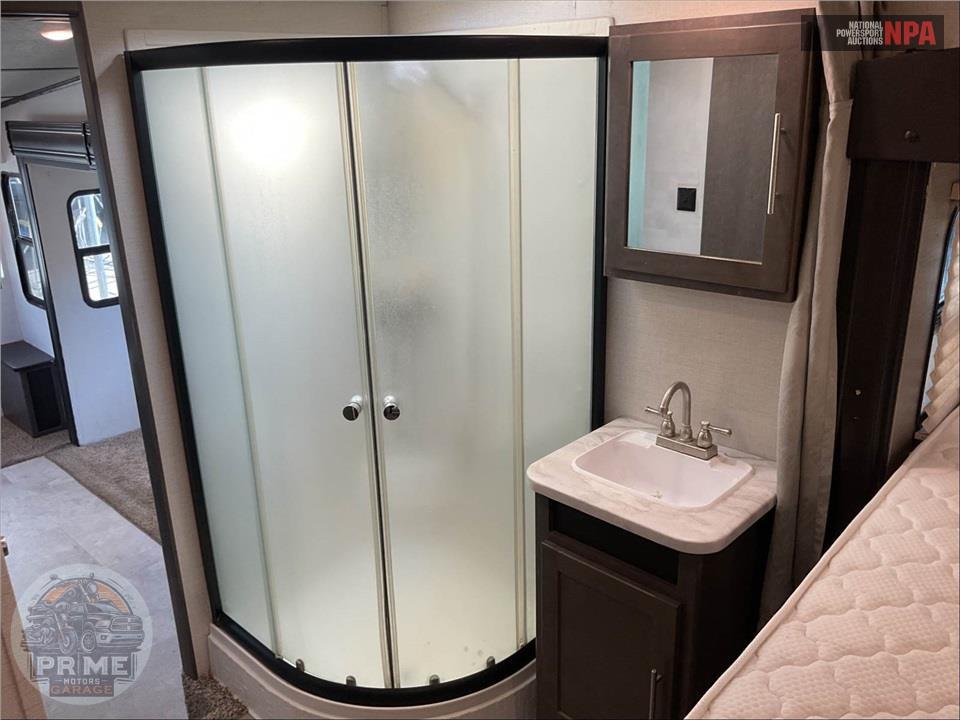 2018 Crossroads Rv M-25 RL - CRUISER AIRE FIFTH WHEEL SERIES — фото 17