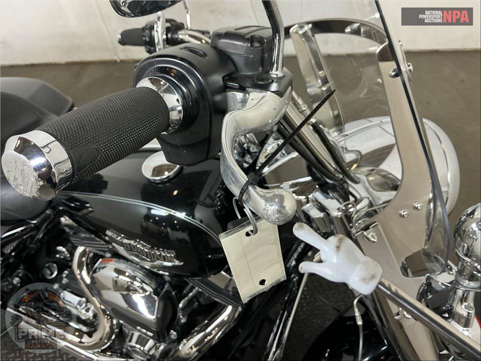2015 Harley-Davidson FLHR ROAD KING — фото 30