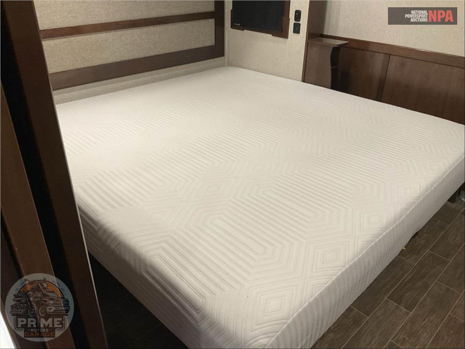 2019 Redwood Rv M-3901 WB - FIFTH WHEEL SERIES — фото 10