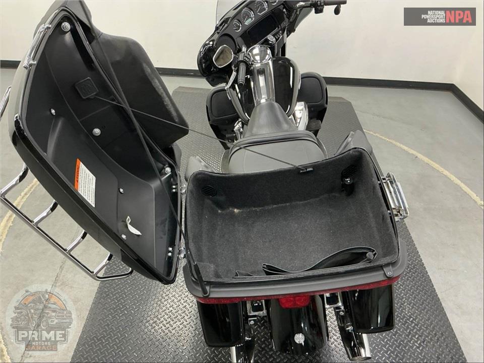 2023 Harley-Davidson FLHTK ELECTRA GLIDE ULTRA LIMITED — фото 30