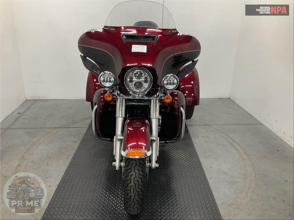 2014 Harley-Davidson FLHTCUTG TRIGLIDE ULTRA CLASSIC — фото 2