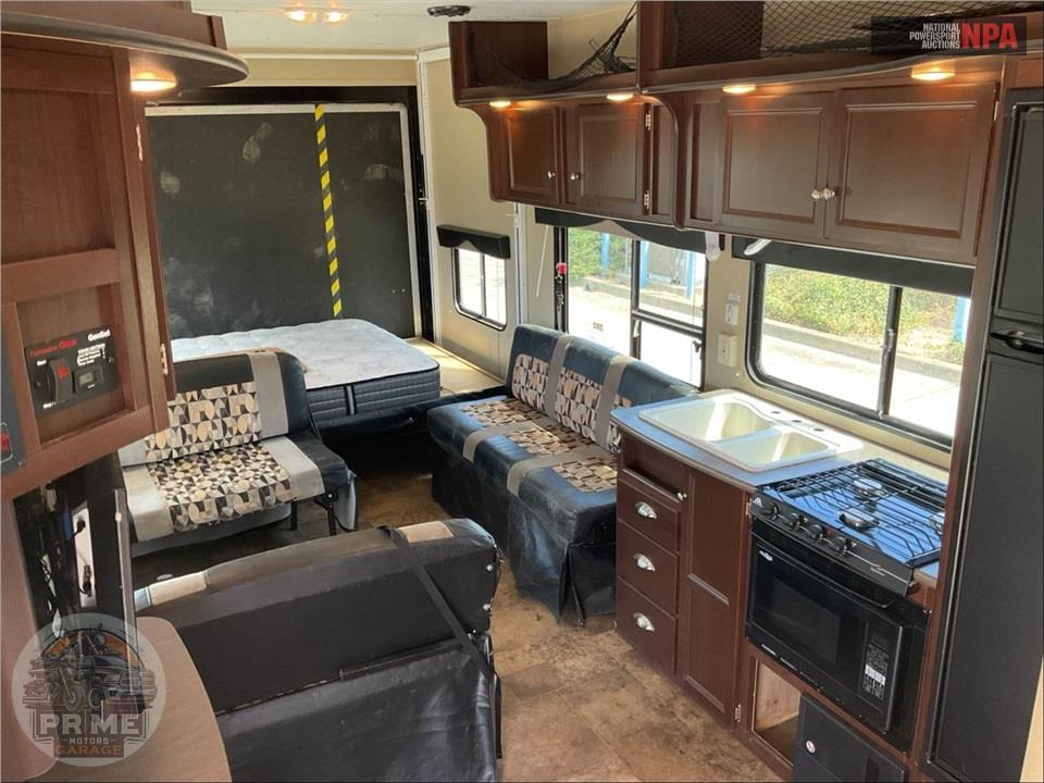 2015 Dutchmen R2600 RUBICON TOY-HAULER TRAVEL TRAILER — фото 6
