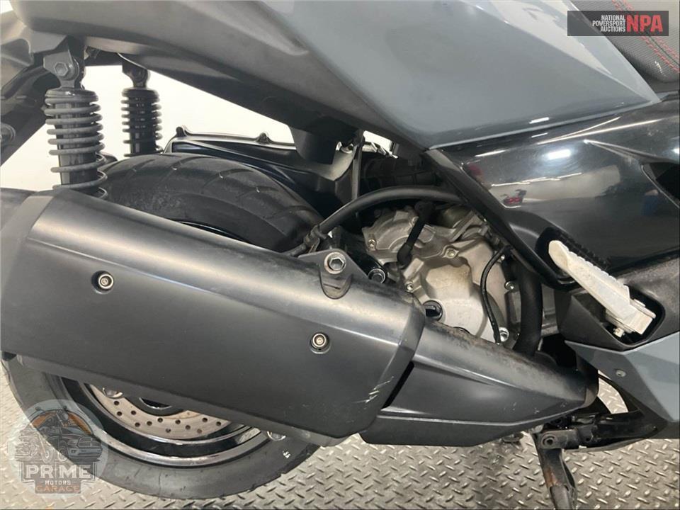 2022 Yamaha XMAX — фото 6