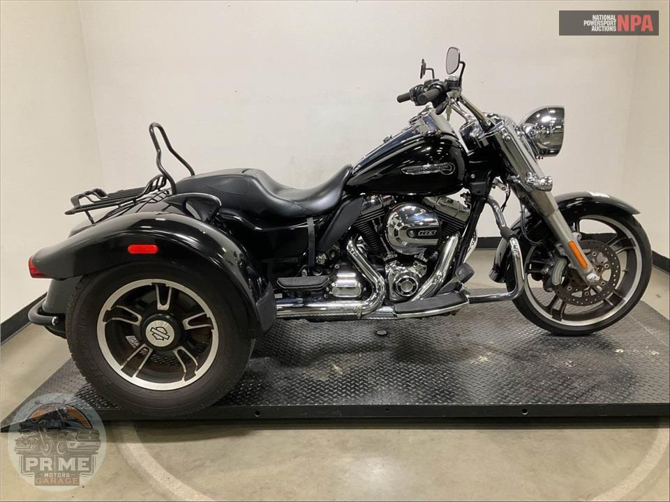 2015 Harley-Davidson FLRT FREE WHEELER — фото 1