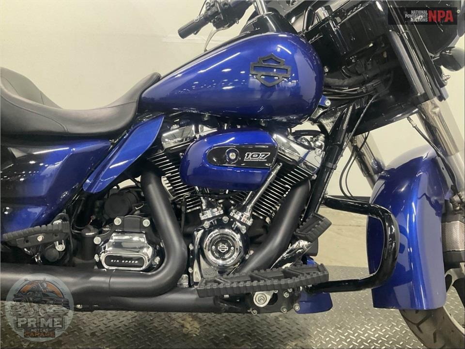 2017 Harley-Davidson FLHXS STREET GLIDE SPECIAL — фото 6