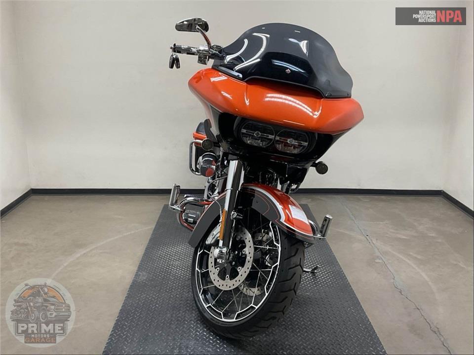 2022 Harley-Davidson FLTRXSE CVO ROAD GLIDE — фото 2
