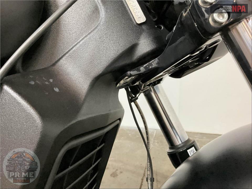 2021 Indian Motorcycle SCOUT BOBBER (ABS, BLACK SMOKE) — фото 12