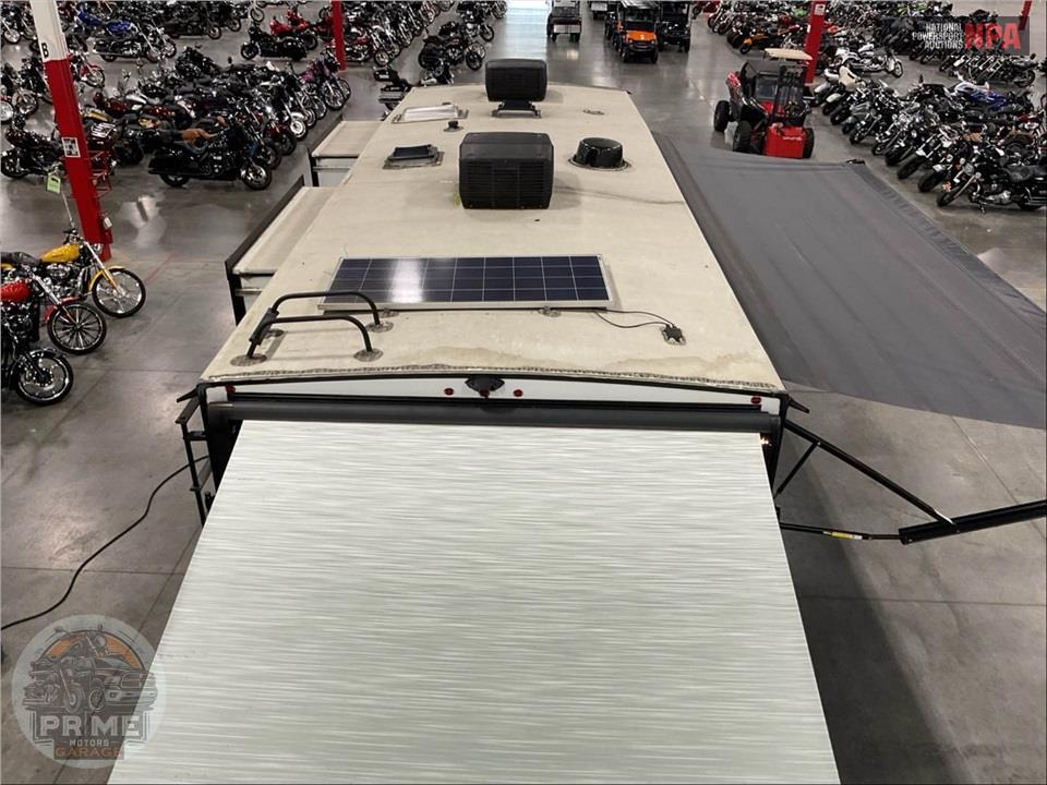 2022 Grand Design Recreational Vehicles M-25G MOMENTUM G-CLASS TOY HAULER SERIES — фото 27