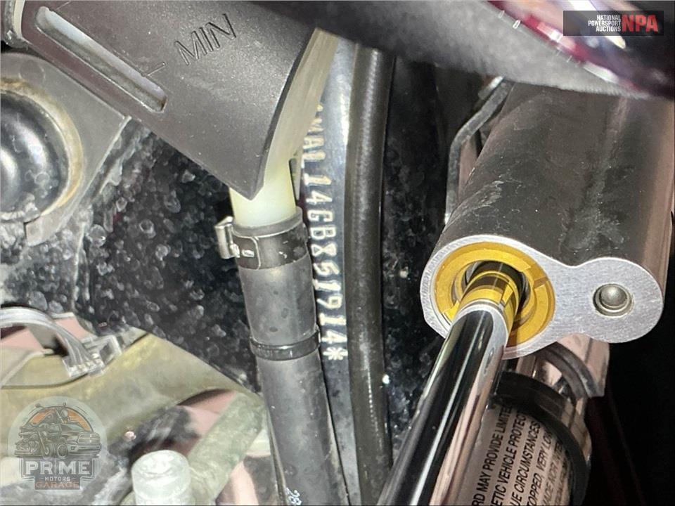 2016 Harley-Davidson FLHTCUTG TRIGLIDE ULTRA CLASSIC — фото 37