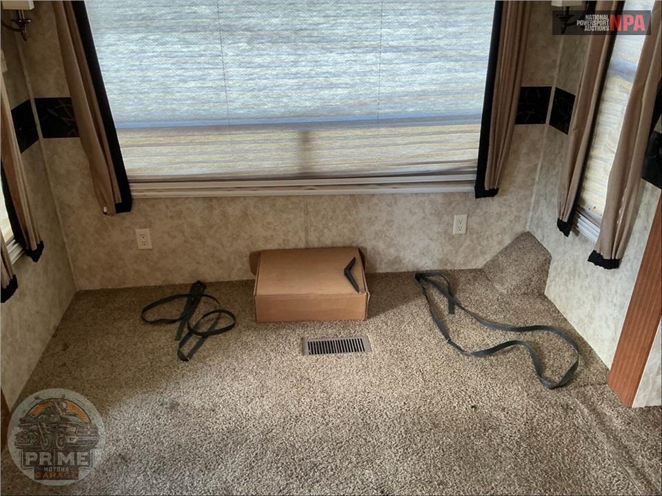 2011 Keystone Rv M-3400 RL - MONTANA HICKORY FIFTH WHEEL SERIES — фото 10