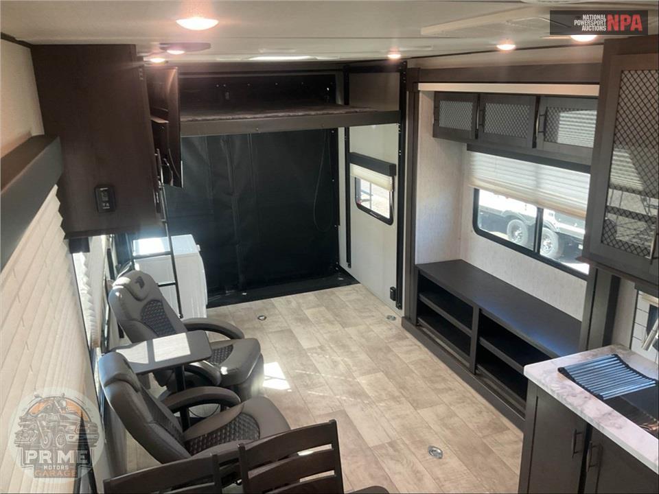 2021 Grand Design Recreational Vehicles M-30G - MOMENTUM TOY HAULER SERIES — фото 6
