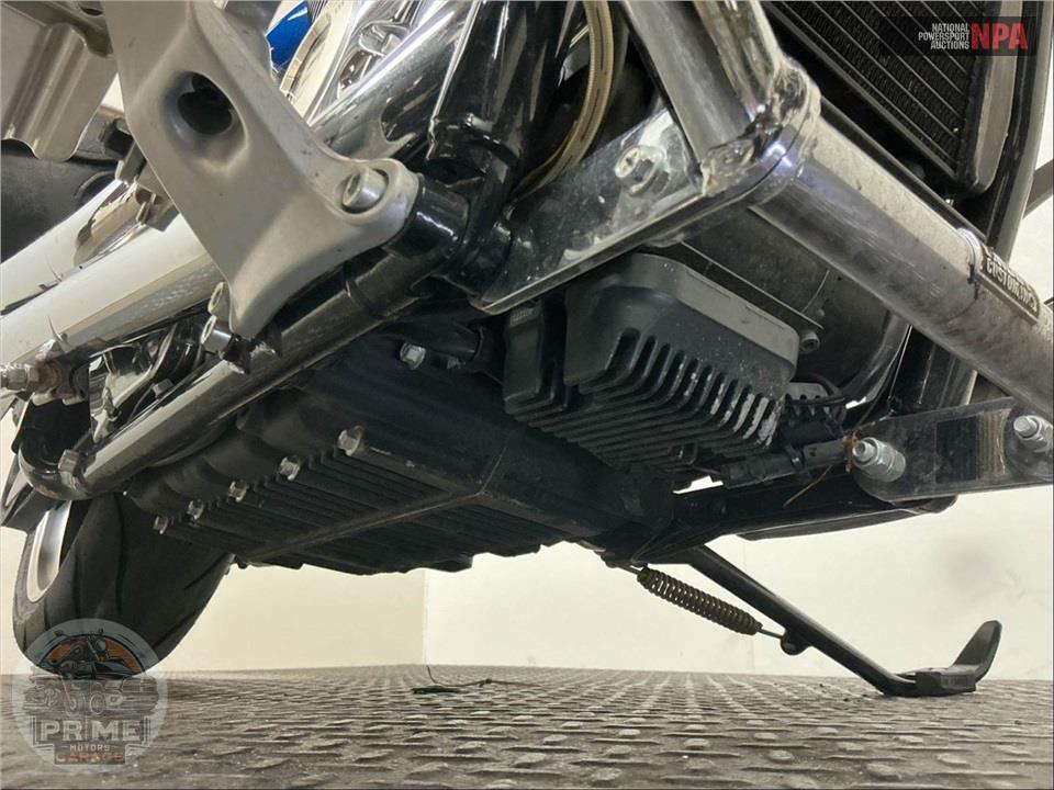2011 Victory Motorcycles VEGAS 2-TONE — фото 11