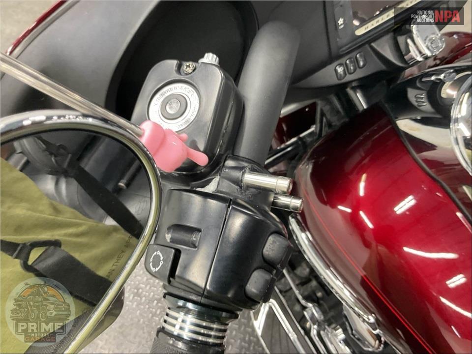 2015 Harley-Davidson FLHTCUTG TRIGLIDE ULTRA CLASSIC — фото 21