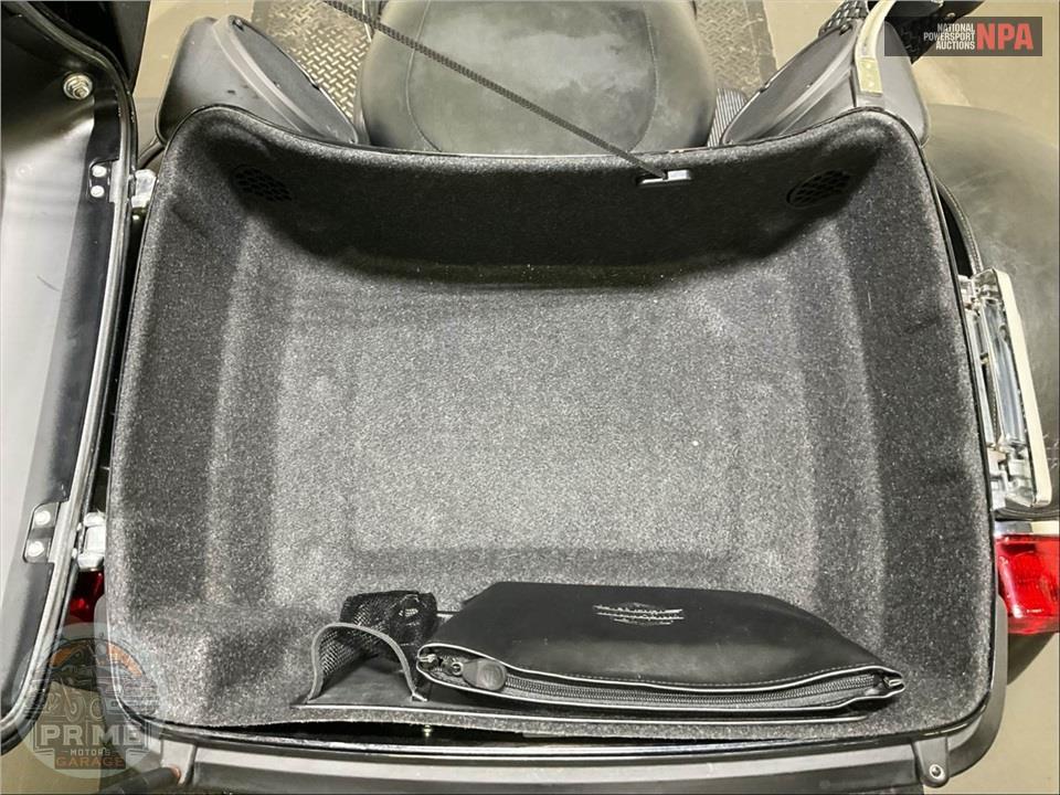 2014 Harley-Davidson FLHTCUTG TRIGLIDE ULTRA CLASSIC — фото 20