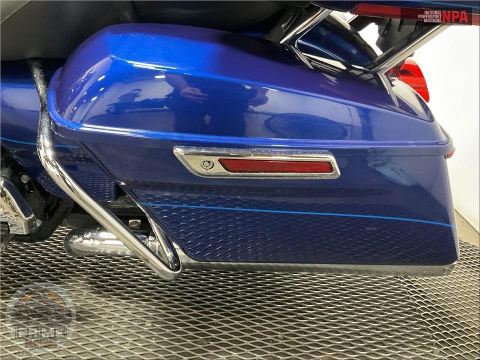 2015 Harley-Davidson FLHTK ELECTRA GLIDE ULTRA LIMITED — фото 21