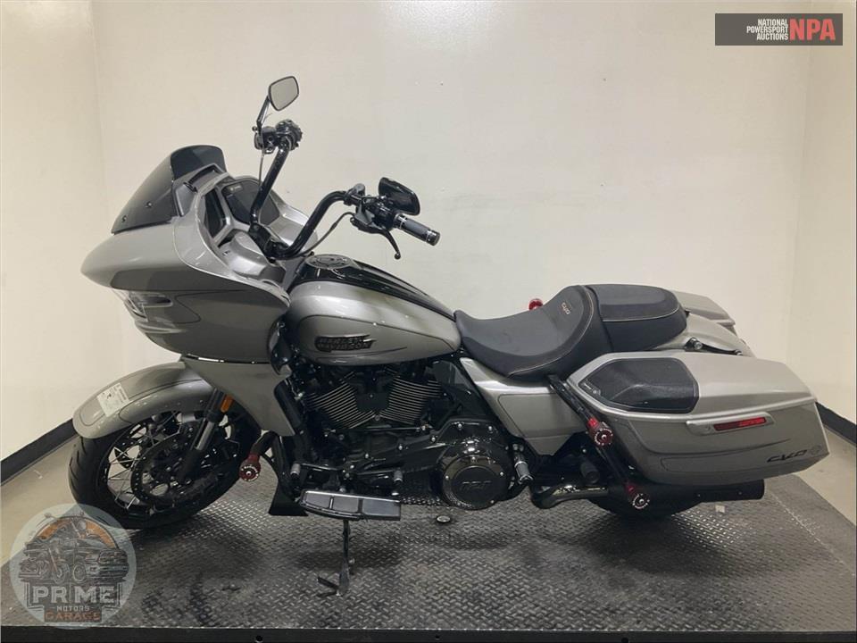 2023 Harley-Davidson FLTRXSE CVO ROAD GLIDE — фото 3
