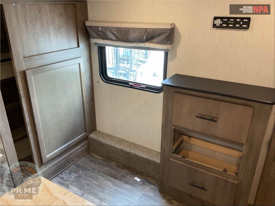 2022 Sabre By Forest River M-36BHQ - FIFTH WHEEL SERIES — фото 13