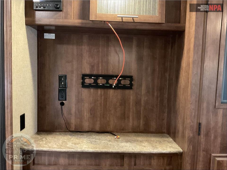 2017 Crossroads Rv M-3801 MD - VOLANTE HP FIFTH WHEEL SERIES — фото 18