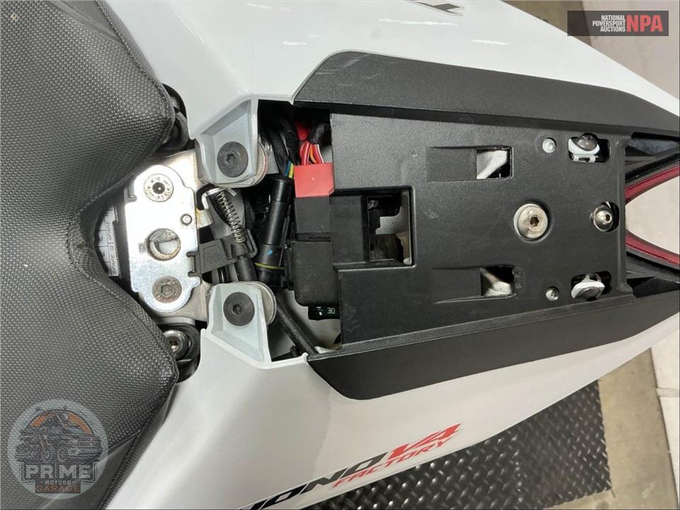 2024 Aprilia TUONO V4 FACTORY 1100 — фото 24