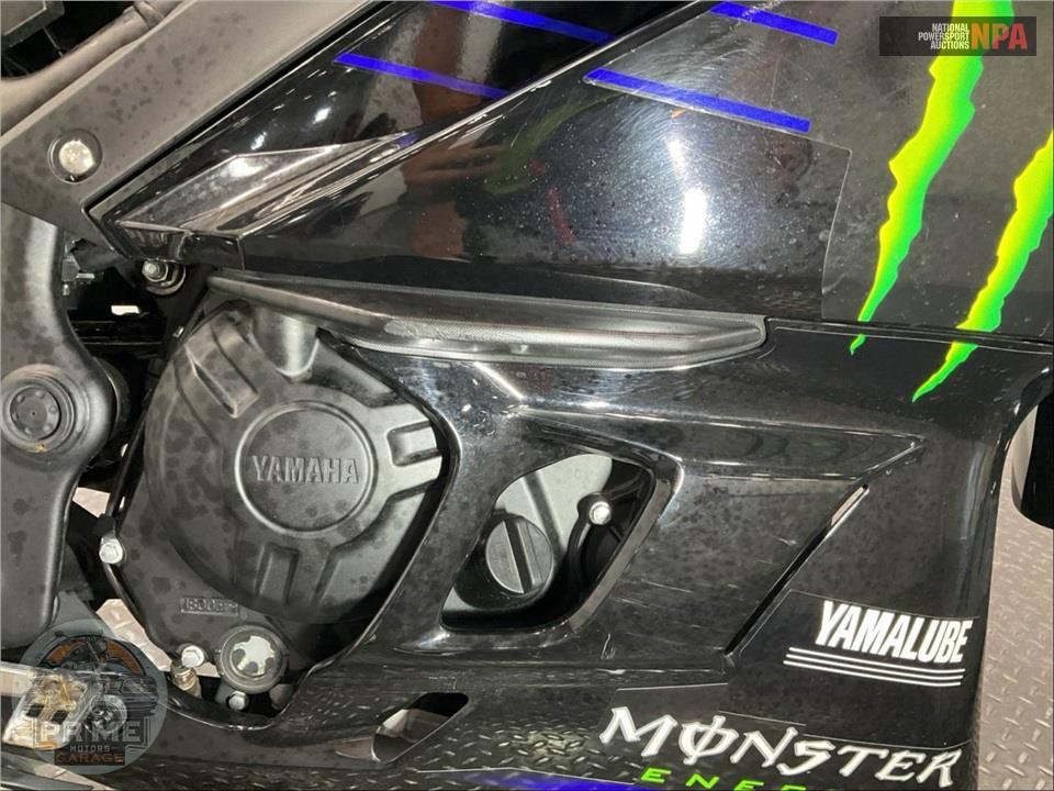 2021 Yamaha YZF-R3 MONSTER ENERGY MOTOGP — фото 6