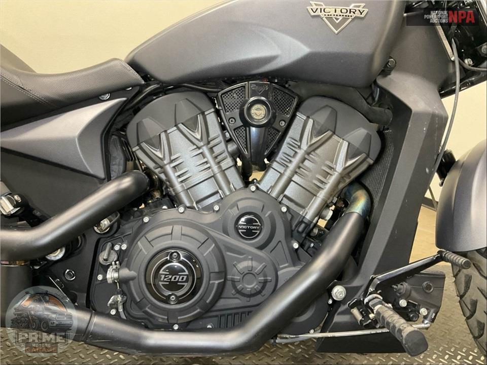 2017 Victory Motorcycles OCTANE — фото 6