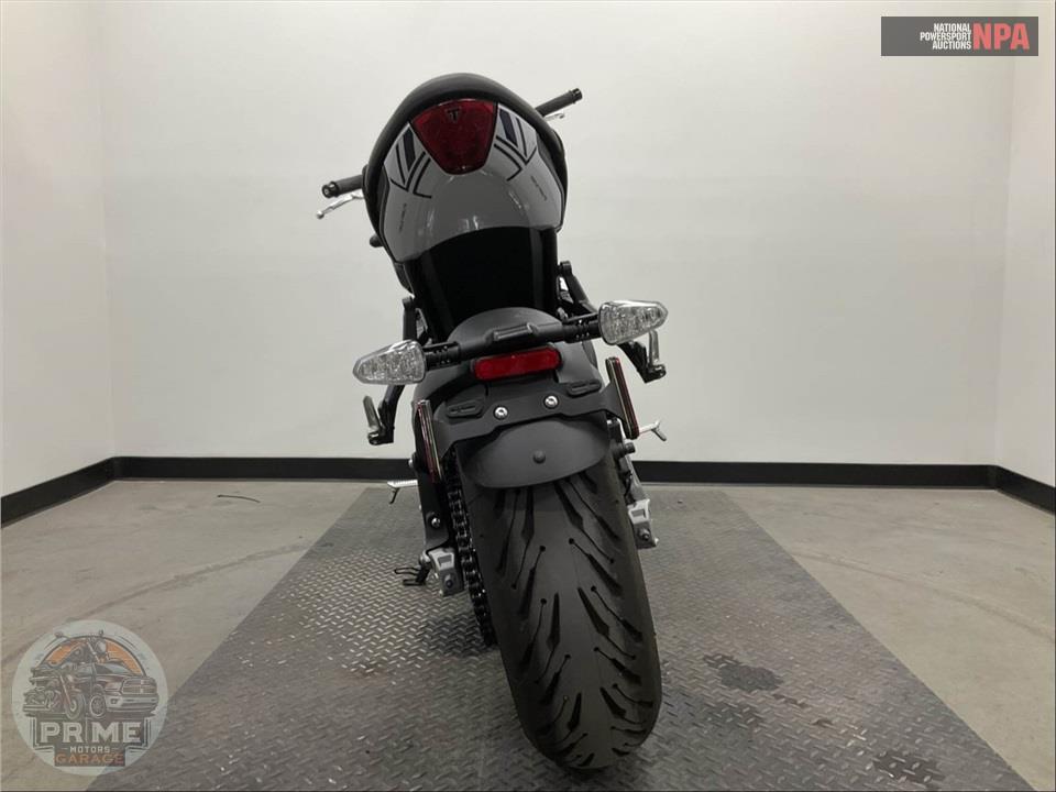 2025 Triumph TRIDENT 660 TRIPLE TRIBUTE EDITION — фото 4