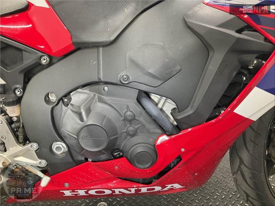 2023 Honda CBR1000RR — фото 7