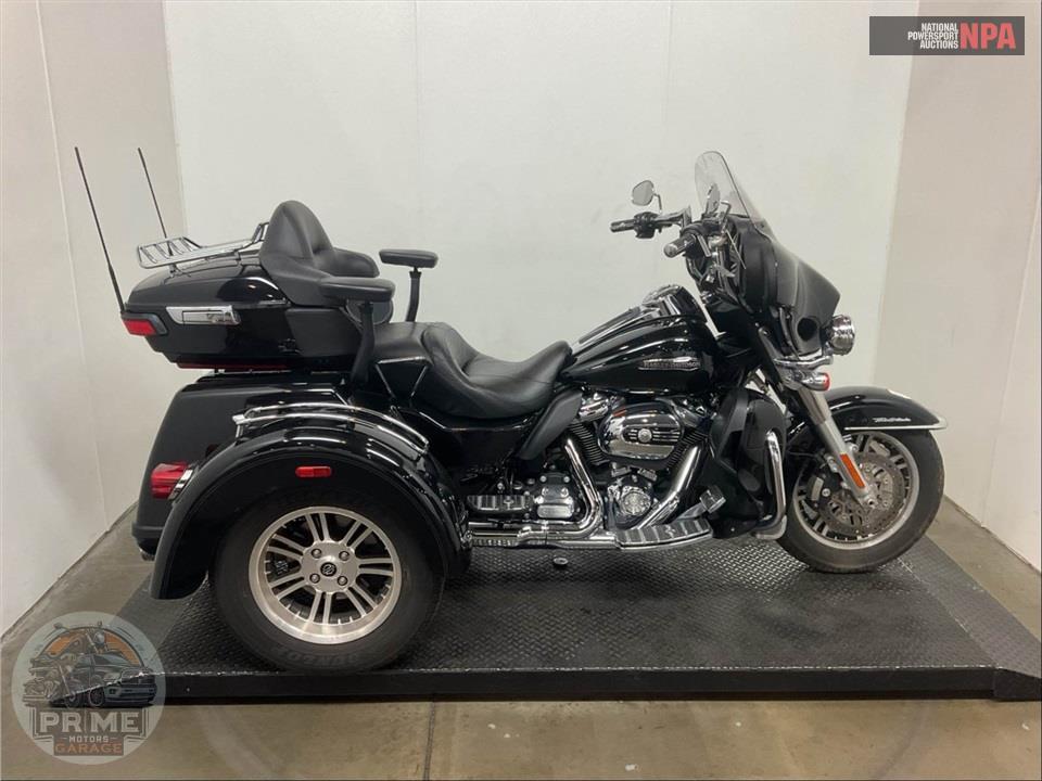 2021 Harley-Davidson FLHTCUTG TRI GLIDE ULTRA CLASSIC — фото 1