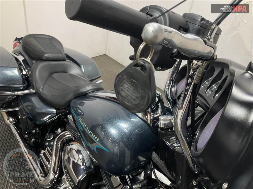 2015 Harley-Davidson FLHTCUL ULTRA CLASSIC LOW — фото 11