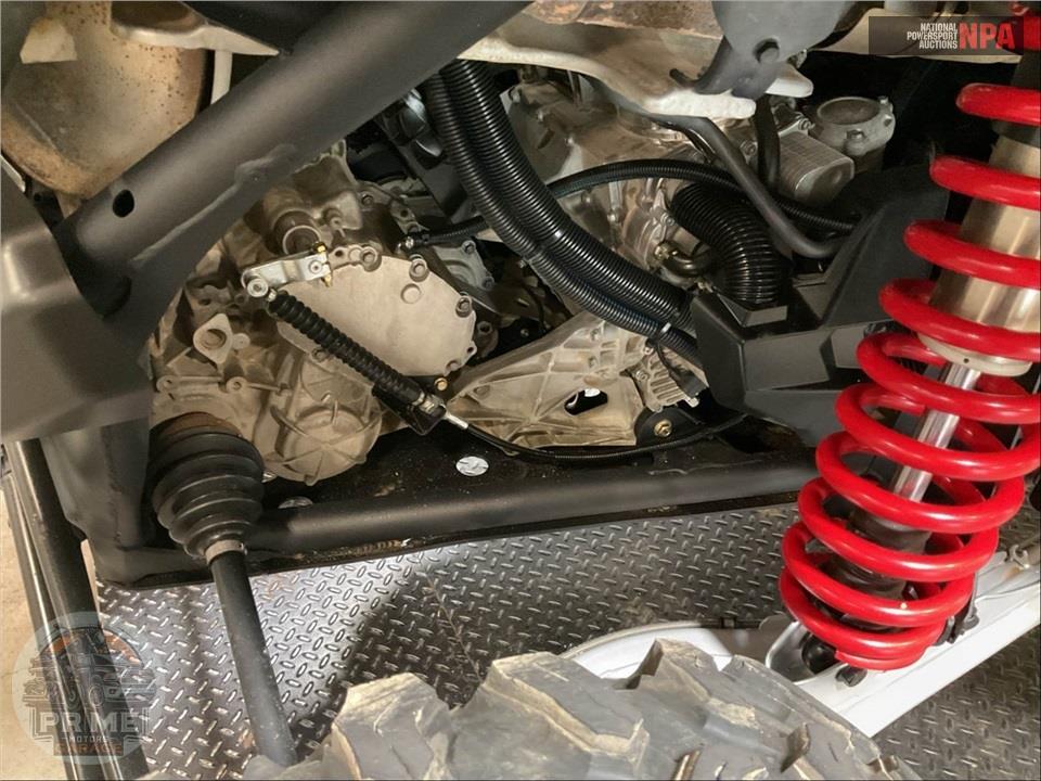 2025 Can-Am MAVERICK X3 MAX DS TURBO (RED & SILVER) — фото 9