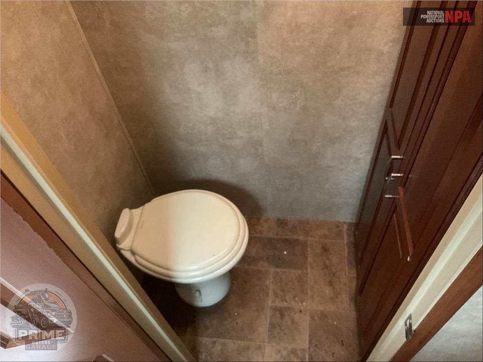 2010 Keystone Rv M-3640 RL - ALPINE FIFTH WHEEL SERIES — фото 25