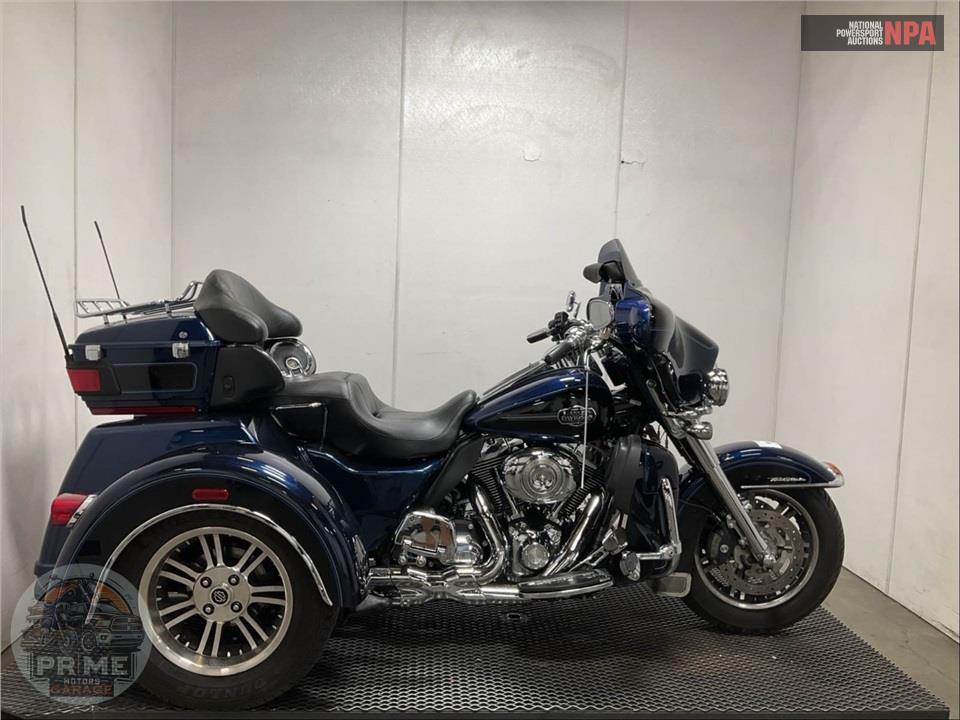 2012 Harley-Davidson FLHTCUTG TRIGLIDE UL CLSC — фото 1